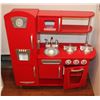 Image 1 : KIDS RED KITCHEN