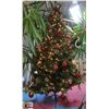 Image 1 : 7' PRE-LIT CHRISTMAS TREE WITH ORNAMENTS