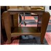 Image 1 : VINTAGE ART DECO SIDE/MAGAZINE TABLE