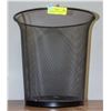 Image 1 : ESTATE METAL GARBAGE CAN