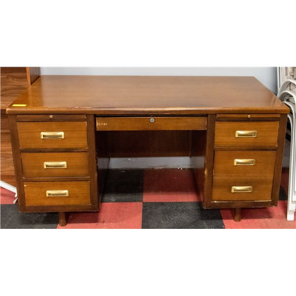 VINTAGE OAK 7 DRAWER DESK APPROX H-29  W-31  L-58 