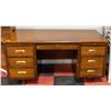 Image 1 : VINTAGE OAK 7 DRAWER DESK APPROX H-29" W-31" L-58"