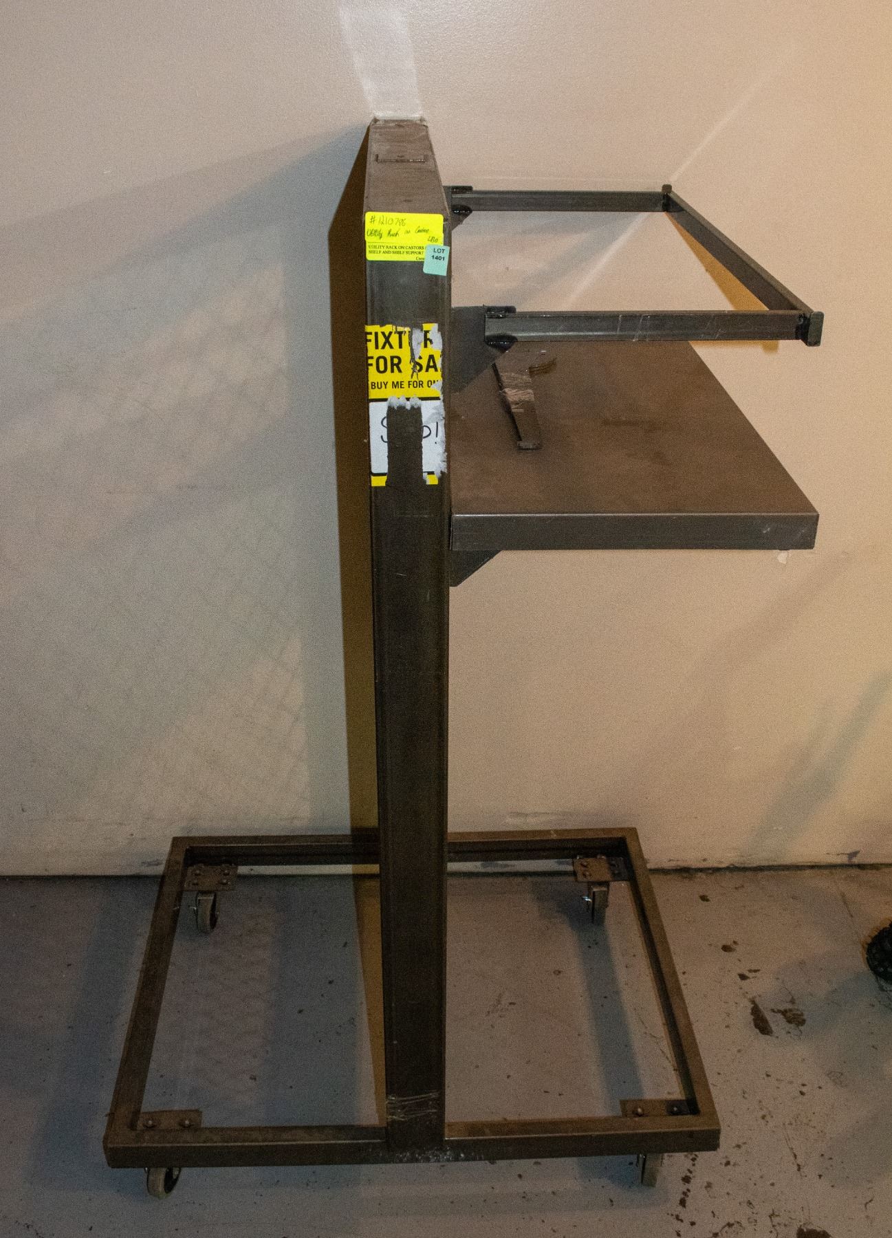 UTILITY RACK ON CASTERS /W SHELF AND SHELF SUPPORT