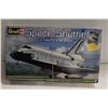 REVELL SPACE SHUTTLE WITH HISTORICAL BOOK