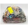 Image 1 : LARGE BAG FULL OF ESTATE VINTAGE MIX JEWELRY