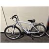 Image 2 : NO NAME WHITE 21 SPEED FRONT SUSPENSION MOUNTAIN BIKE WITH FRONT DISC BRAKE