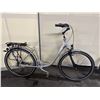 Image 2 : NO NAME SILVER 7 SPEED FRONT SUSPENSION CRUISER STYLE BIKE ( NO SEAT, NO LEFT HAND GRIP,