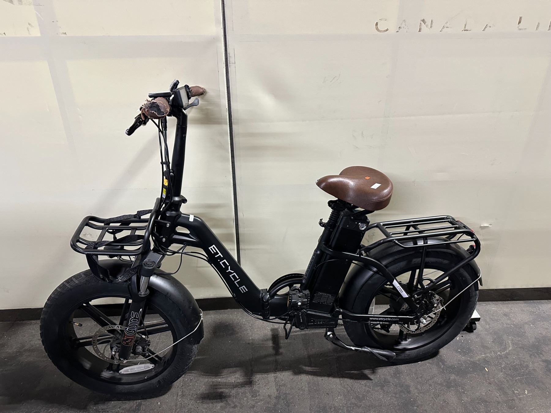 ET CYCLE F720 BLACK 8 SPEED FRONT SUSPENSION ELECTRIC FOLDABLE BIKE ...