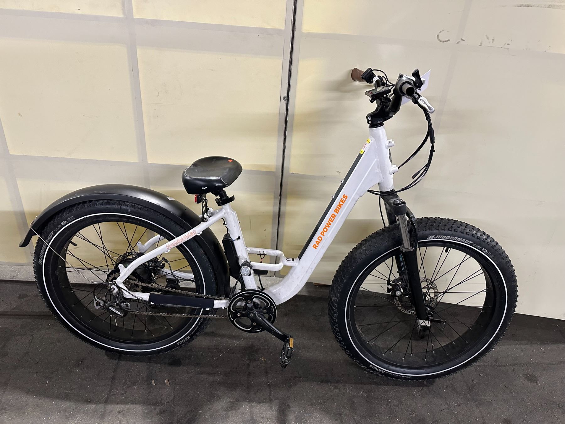 Rad Rover 7 RAD POWER BIKES RADROVER WHITE 7 SPEED FRONT SUSPENSION ELECTRIC BIKE ...