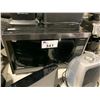 Image 2 : PANASONIC INVERTER STAINLESS STEEL MICROWAVE OVEN, BOSE IPHONE DOCKING SPEAKER, ROYAL MC 600 PAPER