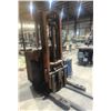 Image 1 : Raymond forklift. (not tested because not charged)