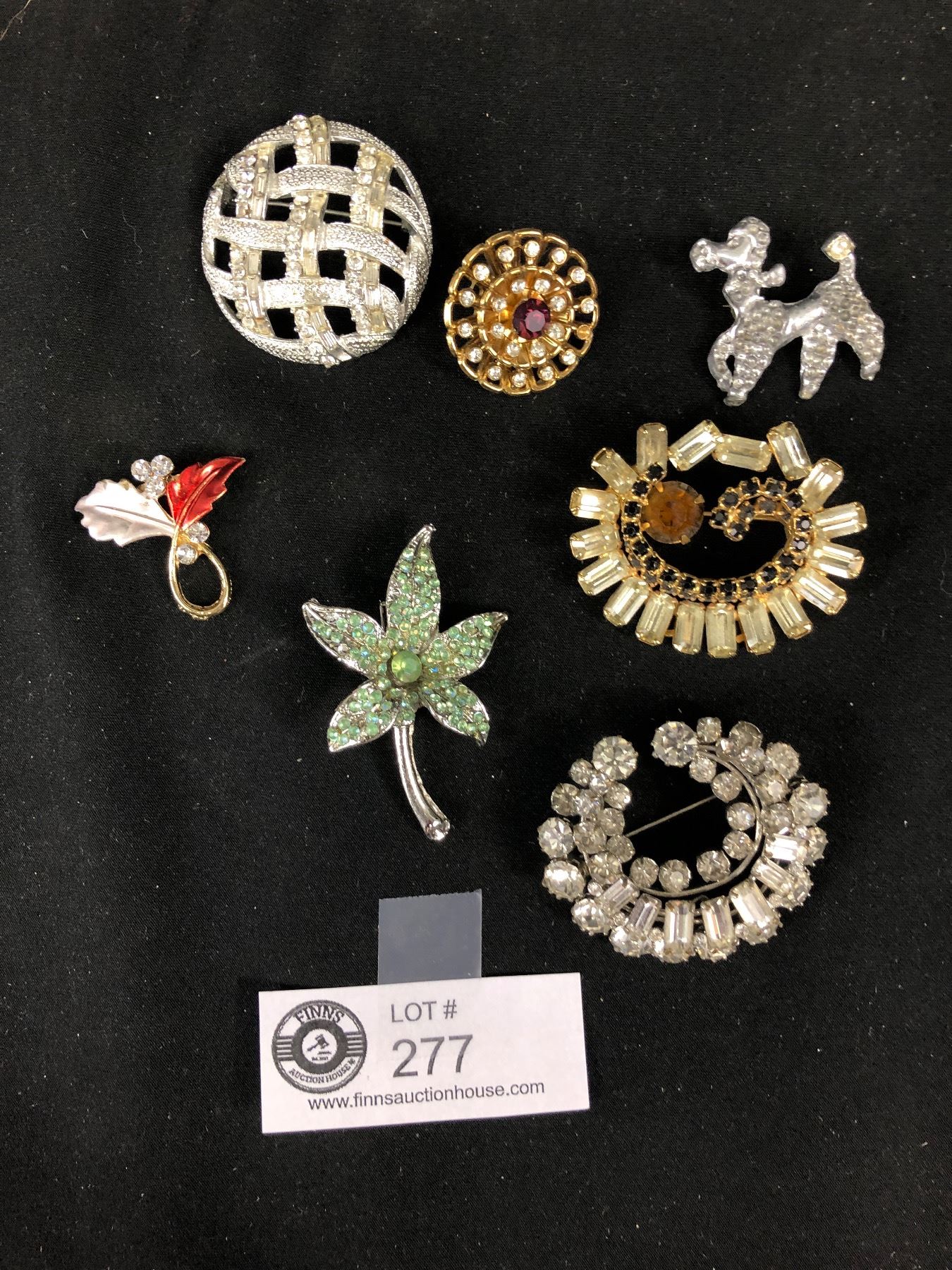 Broches vintage de forme ronde - France Broches vintage de forme ronde - France