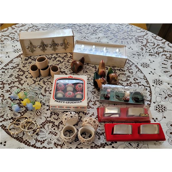 VINTAGE LOT OF NAPKIN RINGS HOLDERS