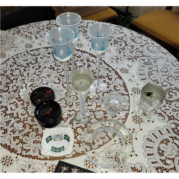 LOT OF LIVING ROOM DÉCOR AND CRYSTAL