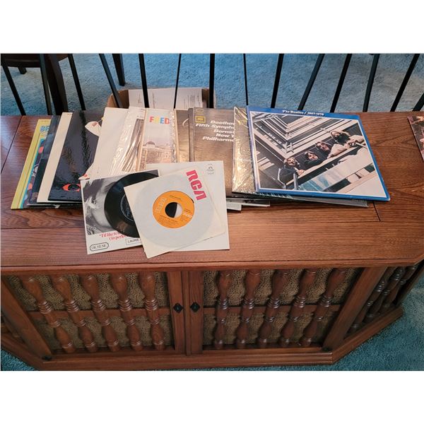 LOT OF 17 VARIOUS RECORDS