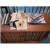 Image 1 : LOT OF 17 VARIOUS RECORDS