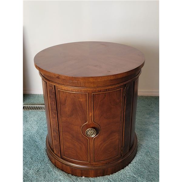 DREXEL PAN TEMP OVAL CABINET ACCENT TABLE