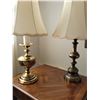 Image 2 : LOT OF 2 LIVING ROOM LAMPS