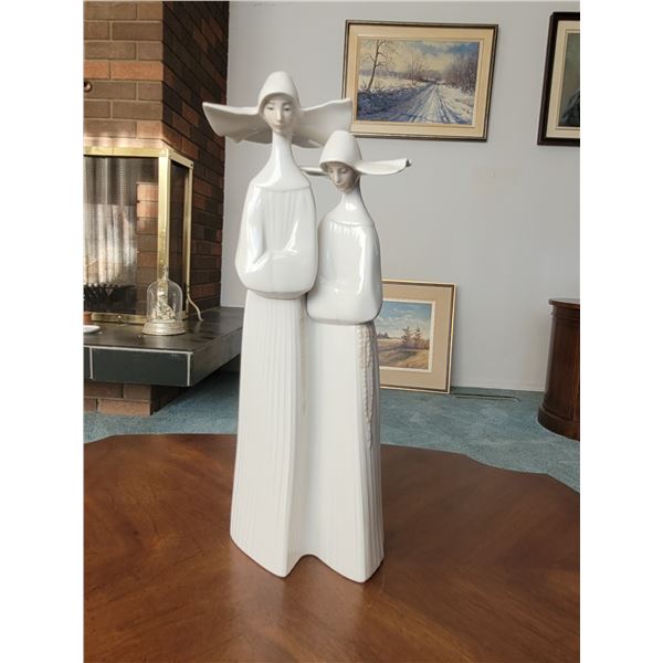 LLADRO NO 4611 2 NUNS