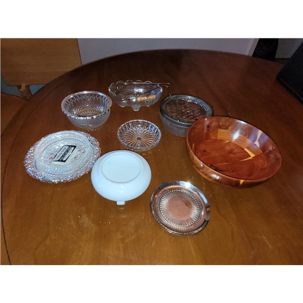 LOT OF VARIOUS SILVER AND CRYSTAL TABLE WARE