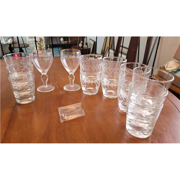 LOT OF ETCHED WHISKY GLASSES