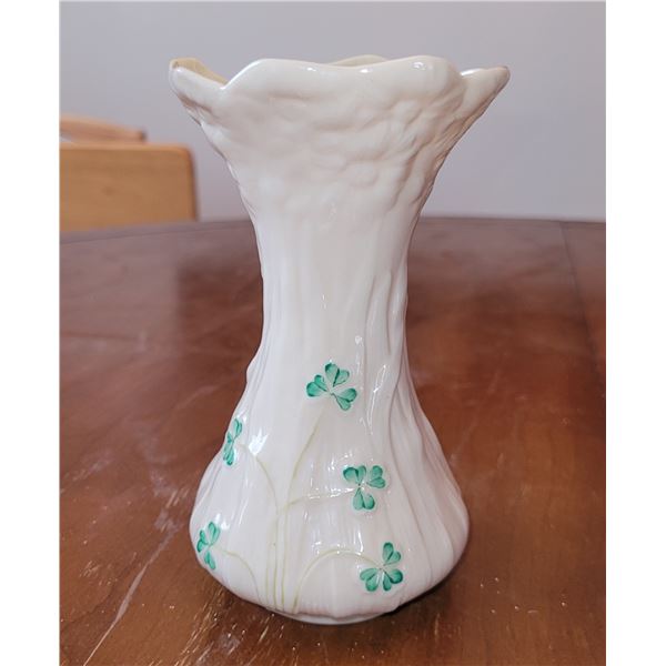 BELLEEK DAISY SPILL 5.75"