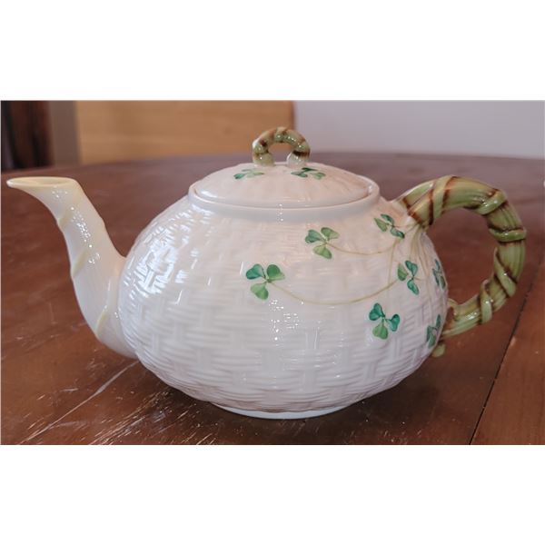 BELLEEK SHMAROCK TEA POT L/S 5"