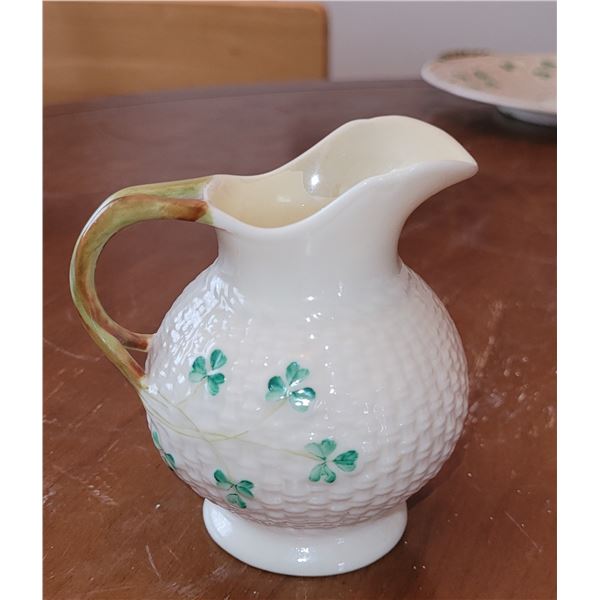 BELLEEK TOY SHAMROCK CREAM 3.25"
