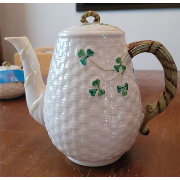 BELLEEK SHAMROCK COFFE POT 6.5"