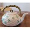 Image 1 : BELLEEK SHAMROCK KETTLE L/S 6"