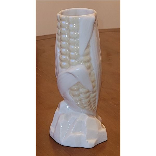 BELLEEK CORN COB SPILL VASE