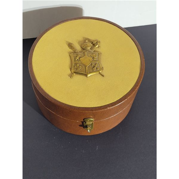 MENS JEWELLERY BOX AND CONTENTS TIE CLIPS CUFF LINKS