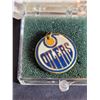 Image 2 : VINTAGE OILERS PENDANT