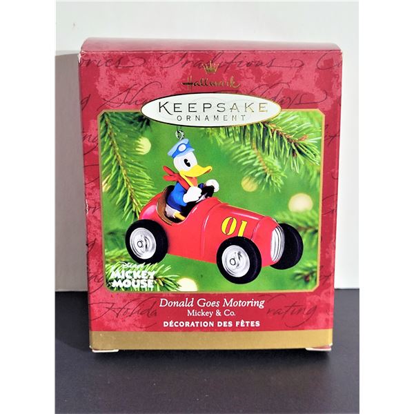 DISNEY DIE CAST DONALD GOES MOTORING ORNAMENT NIB