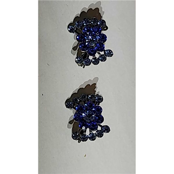 PAIR OF SWEET RHINESTONE MATCHING BROOCHES