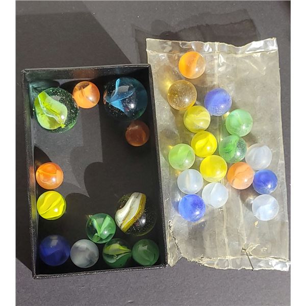 LOT OF VINTAGE AND OLD MARBLES