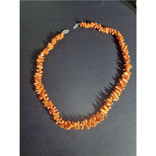 VINTAGE SALMON CORAL NECKLACE NAOMI FASTNER