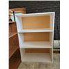 Image 2 : LOT OF 2 SMALL BOOKCASES WHITE AND BROWN