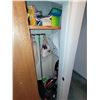 Image 6 : CONTENTS OF HALLWAY CLOSET #1