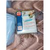 Image 4 : LARGE LOT OF DISPOSABLE UNDERPADS (FOR BEDS)