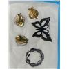 Image 12 : LOT OF MID-CENTURY COSTUME JEWELLERY