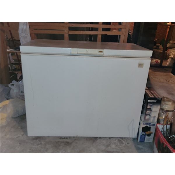 KENMORE DEEP FREEZER - WORKING