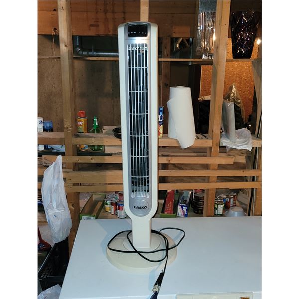 LASKO TOWER FAN - WORKING