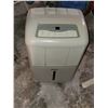 Image 1 : KENMORE DEHUMIDIFIER - WORKING