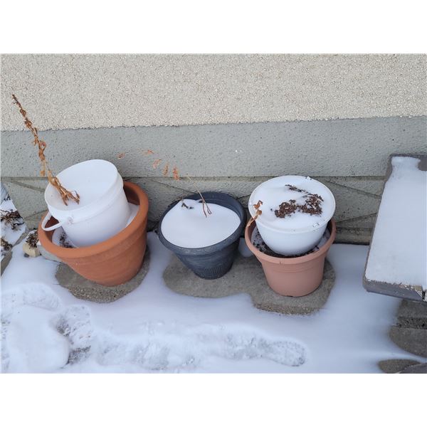 ALL OUTDOOR GARDEN POTS AND ACCESSORIES