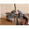 Image 1 : ANTIQUE RAE VISE
