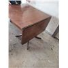 Image 5 : ANTIQUE KITCHEN TABLE