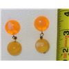 Image 1 : 1980'S ORANGE PLASTIC DROP JACKET STYLE EARRINGS