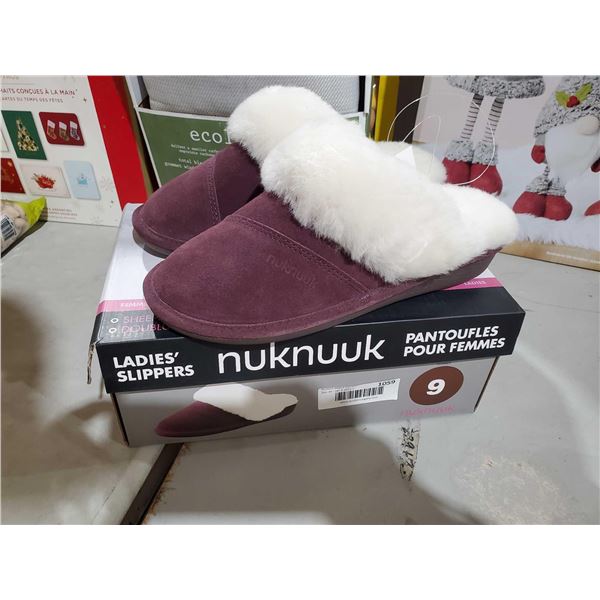 Nuknuuk Ladies Slippers Size 9