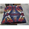 Image 1 : King Size Super Soft Aztec Design Blanket